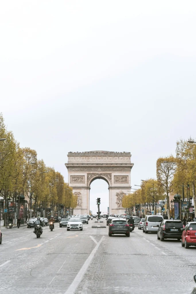 Location de bureau et coworking à Paris 8e